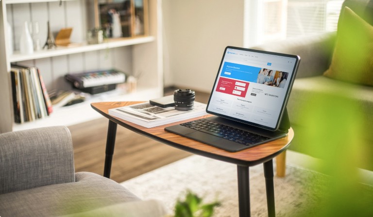 Laptop standing on a table with the Shopware store displayed.